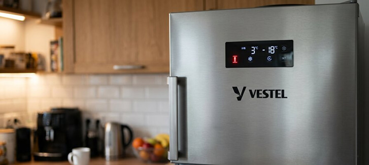 Горит восклицательный знак на холодильнике Вестел